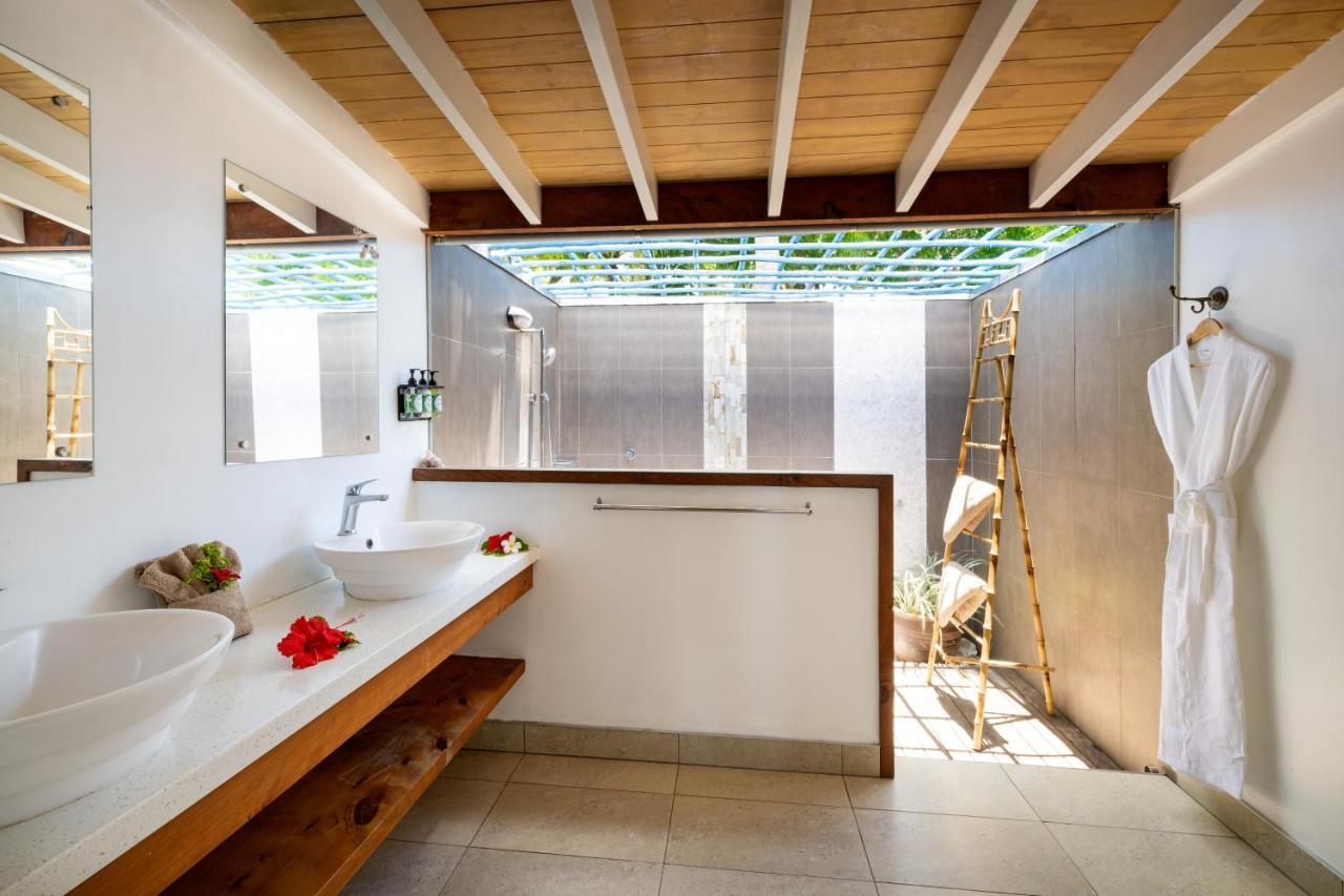 Oarsman'S Bay Lodge Naisisili 外观 照片