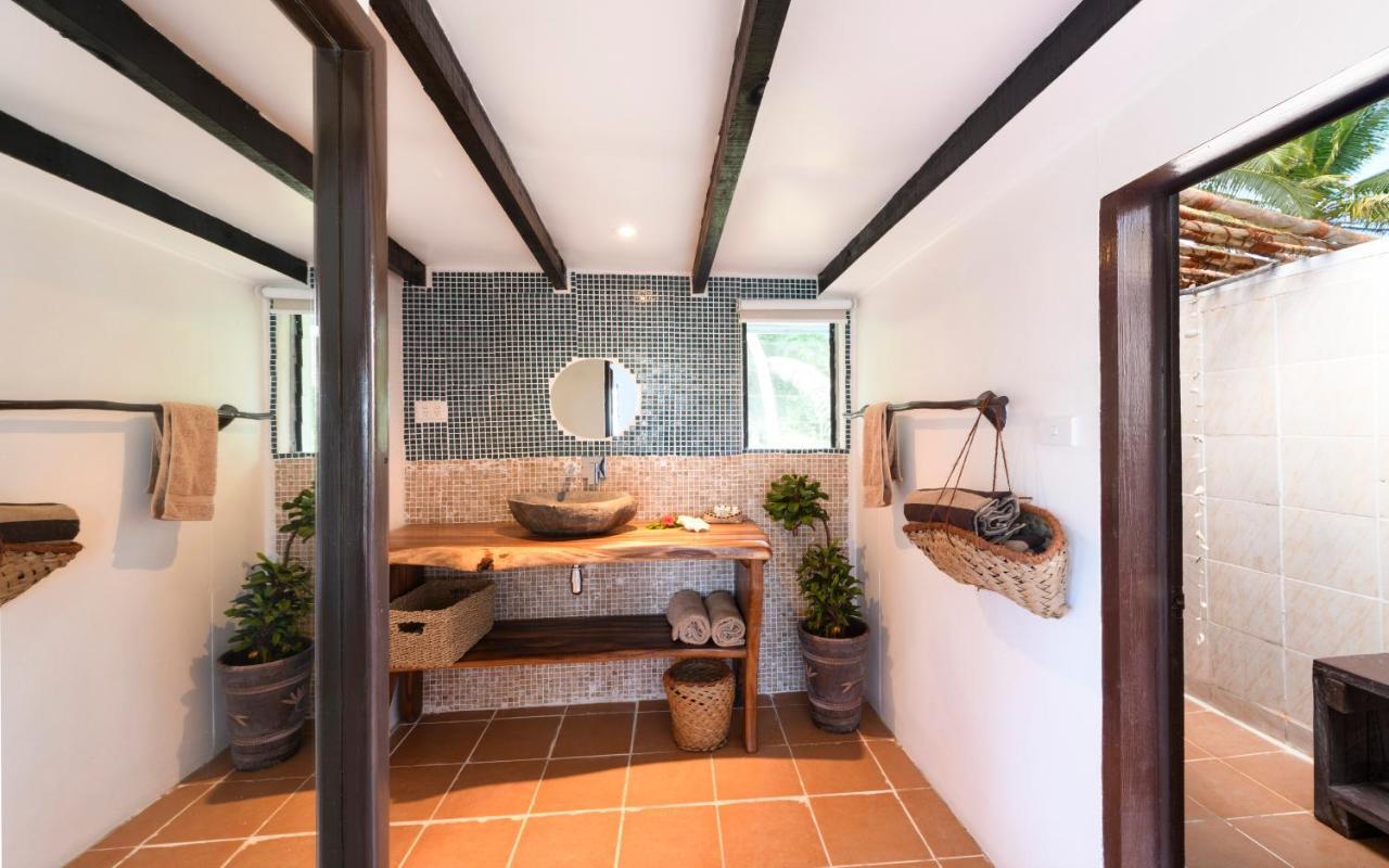 Oarsman'S Bay Lodge Naisisili 外观 照片